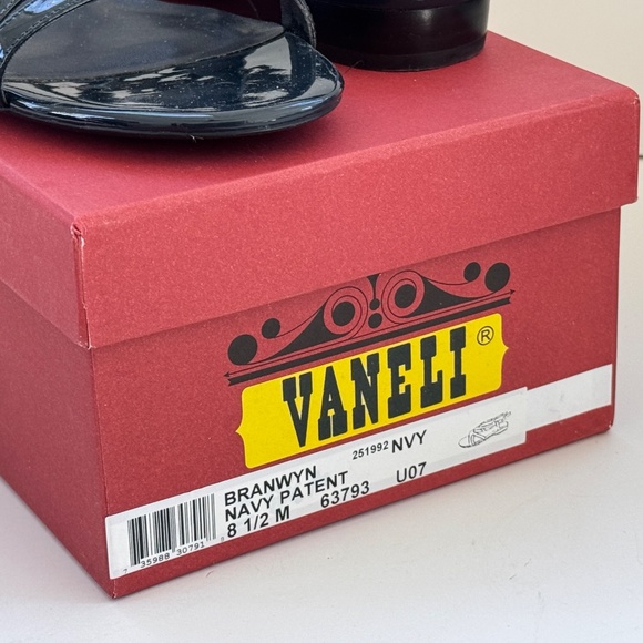Vaneli "Bransyn" Navy Patent Leather Sandals - Size 8.5 M - Mint Cond with Box - Picture 2 of 2